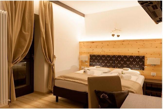 Hotel Alla Rocca Varena Esterno foto